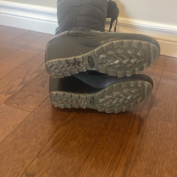 WARM HEELED WATER RESISTANT WINTER BOOTS - Picture 5 of 8